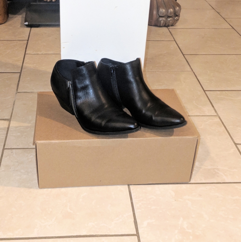 #36 Indigo rd. black dress shoe